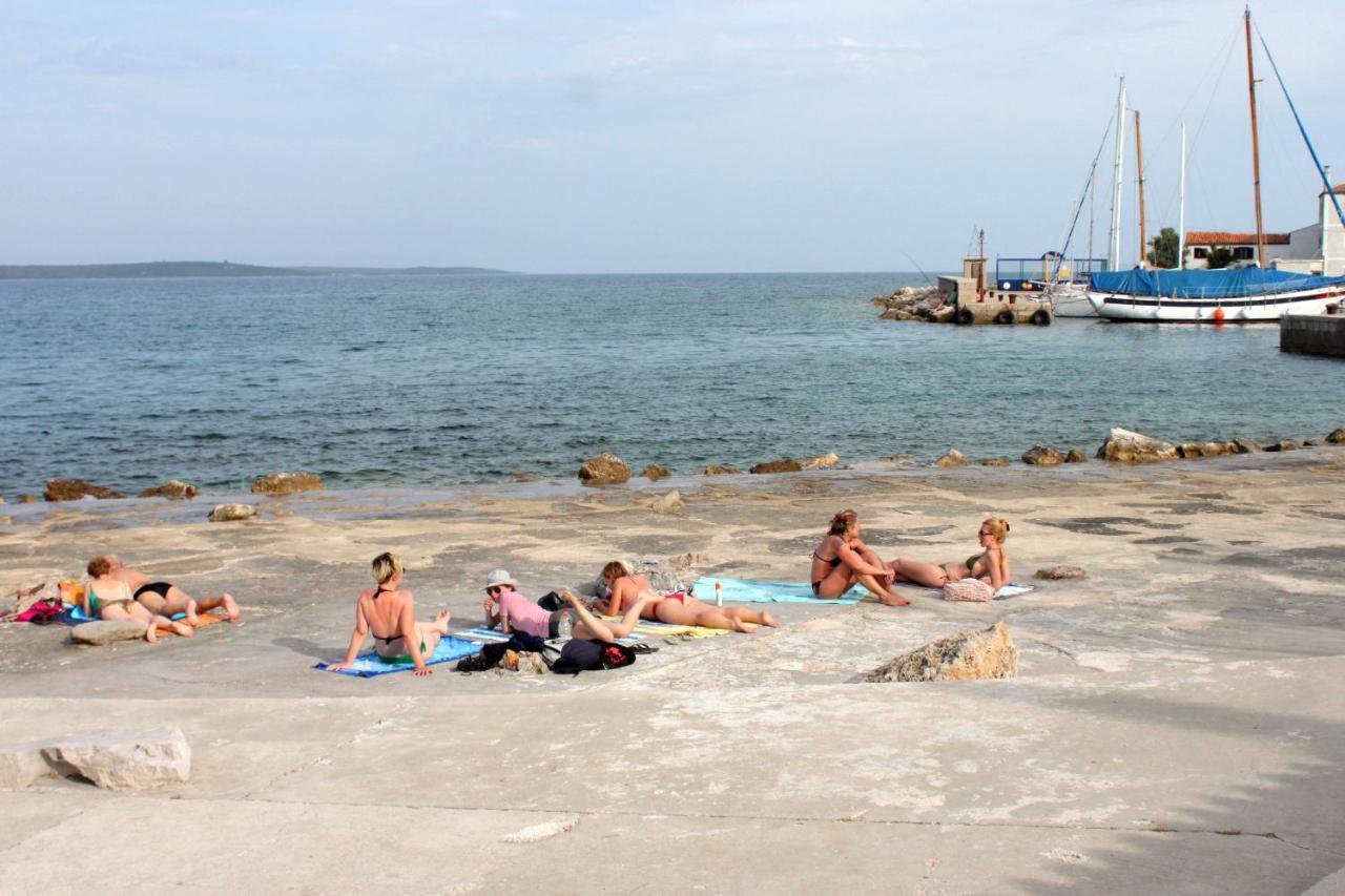Apartments And Rooms By The Sea Nerezine, Losinj - 11815 Eksteriør bilde