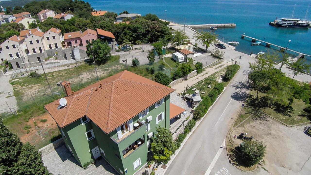 Apartments And Rooms By The Sea Nerezine, Losinj - 11815 Eksteriør bilde