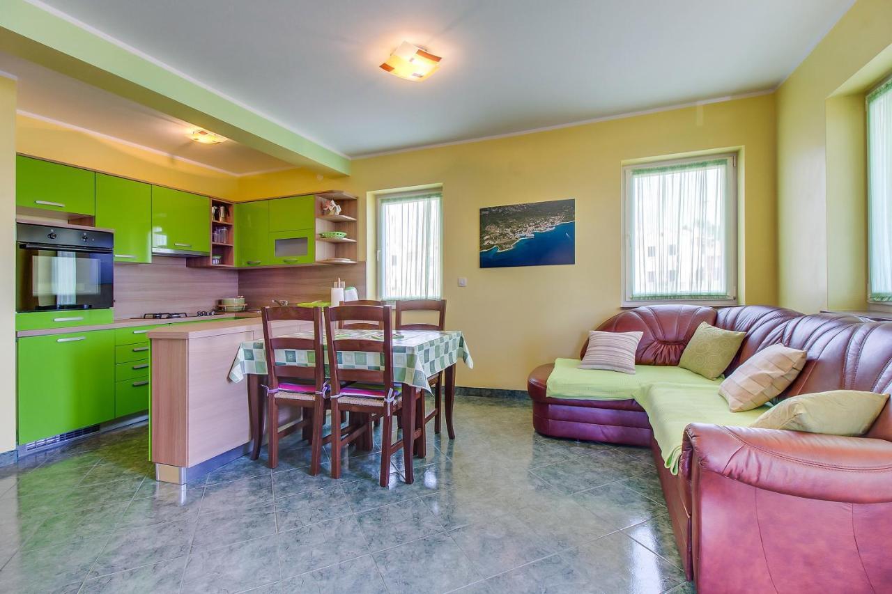Apartments And Rooms By The Sea Nerezine, Losinj - 11815 Eksteriør bilde