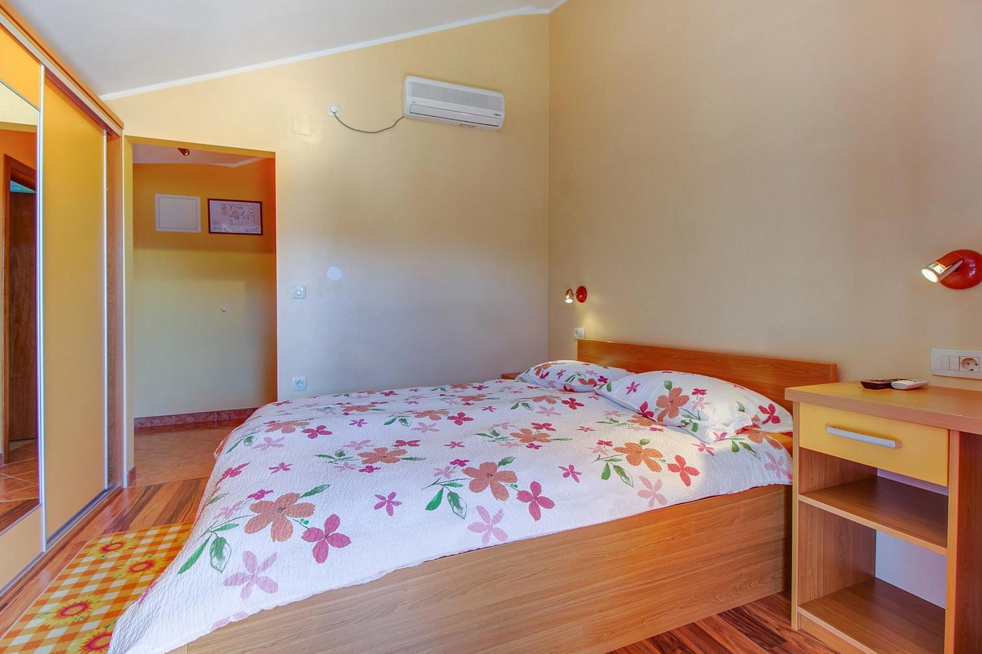 Apartments And Rooms By The Sea Nerezine, Losinj - 11815 Rom bilde